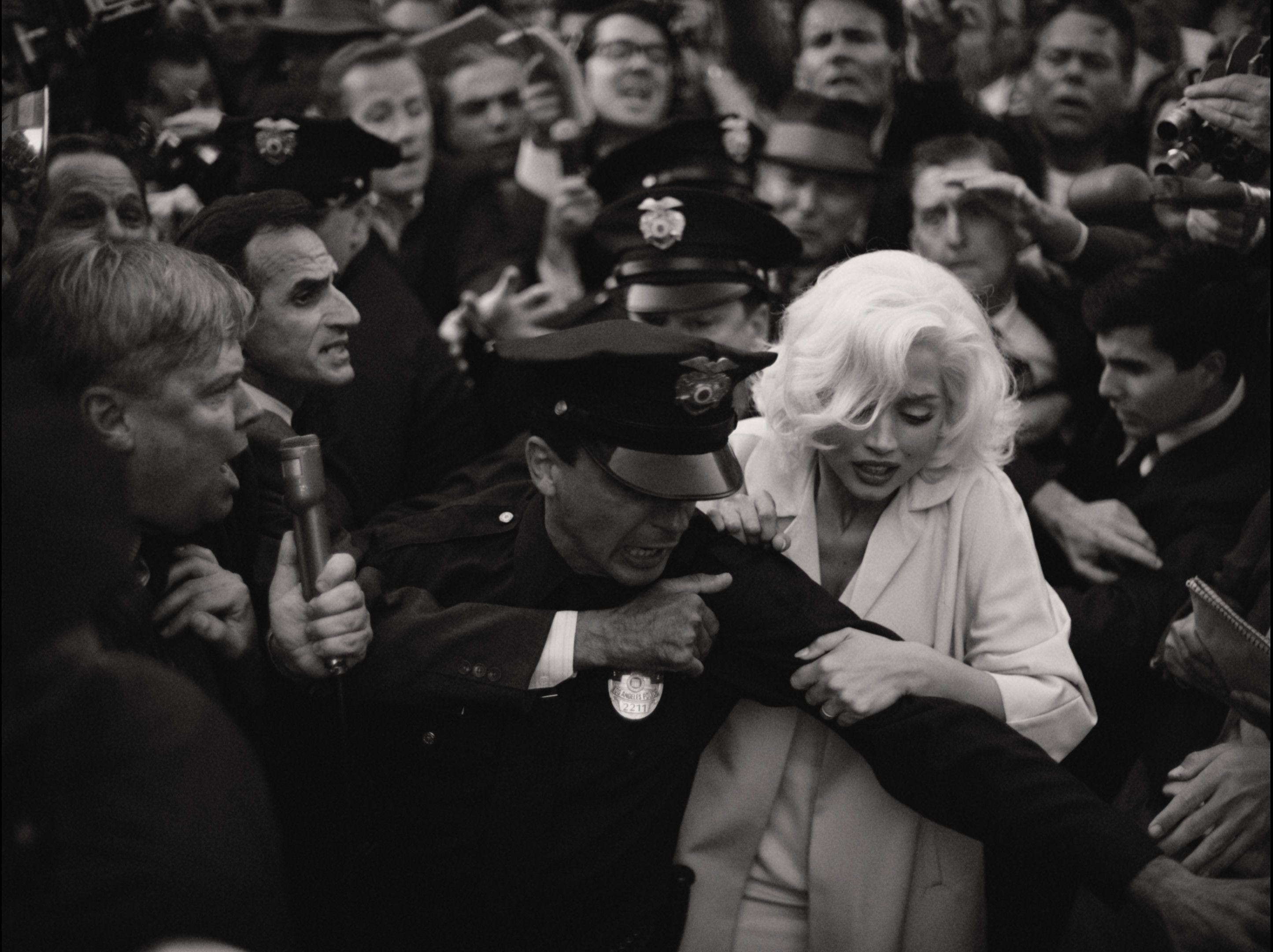 Blonde Ana De Armas Recreates Iconic Marilyn Monroe Moments In New Images
