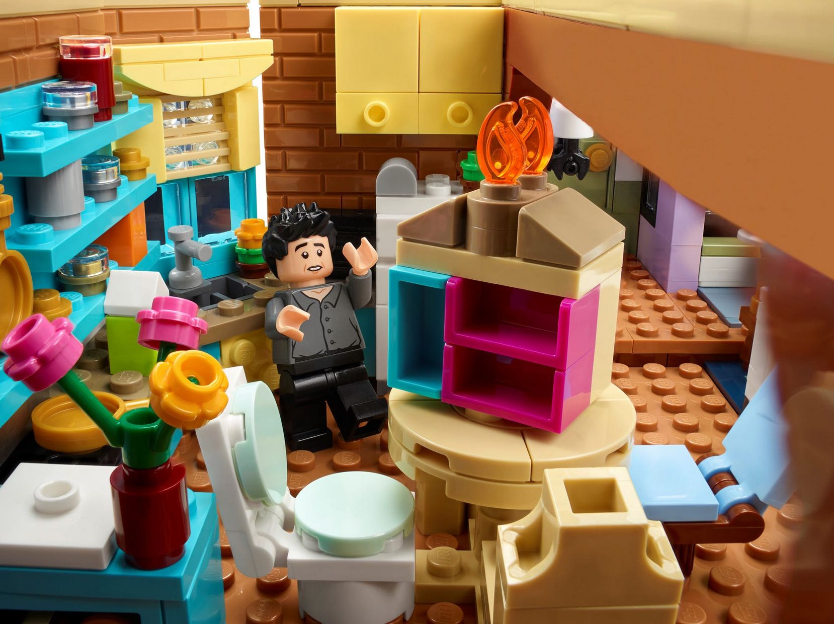 joey and chandler's apartment lego