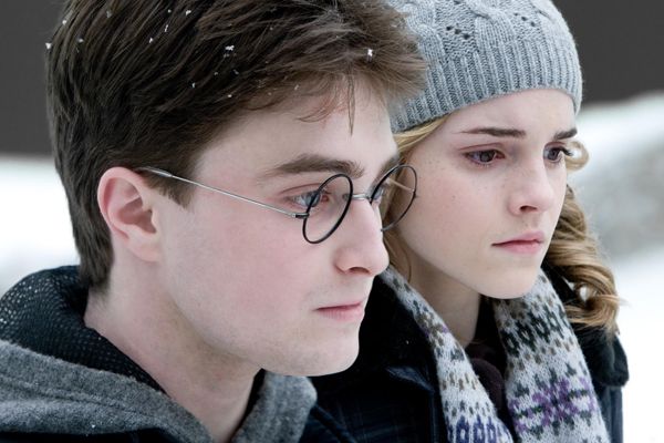 emma_watson_and_daniel_radcliffe_harry_potter_and_the_half_blood_prince_movie_image_s.jpg