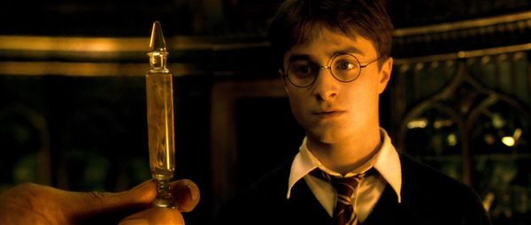 harry_potter_and_the_half-blood_prince_movie_image_daniel_radcliffe_as_harry_potter_.jpg