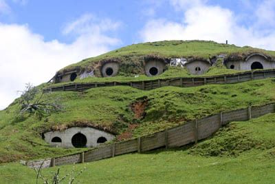 hobbiton_in_lord_of_the_rings.jpg