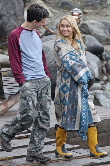 i_love_you_beth_cooper_movie_image_paul_rust_and_hayden_panettiere_1.gif