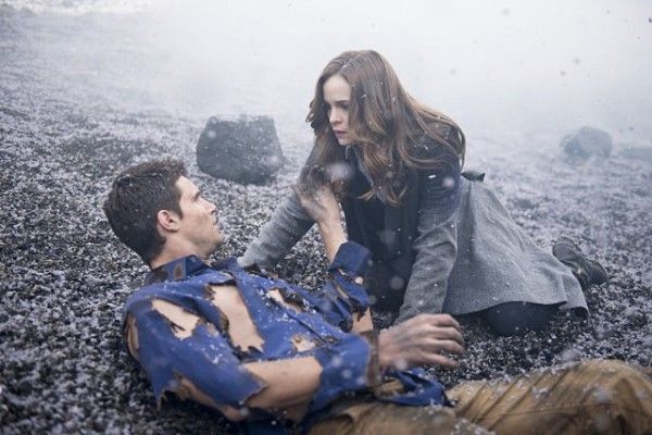 flash-image-fallout-robbie-amell-danielle-panabaker