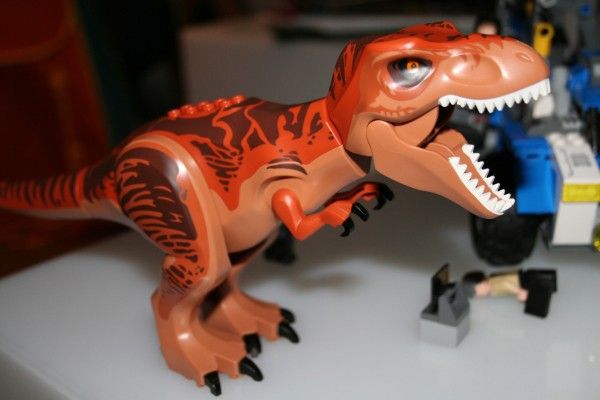 jurassic-world-lego-t-rex