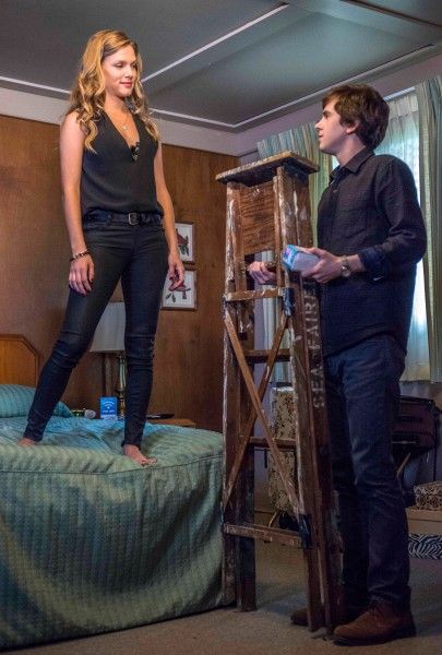 Bates Motel Season 3 Interview Vera Farmiga And Carlton Cuse
