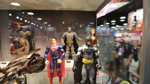 batman-vs-superman-movie-toy-comic-con (10)