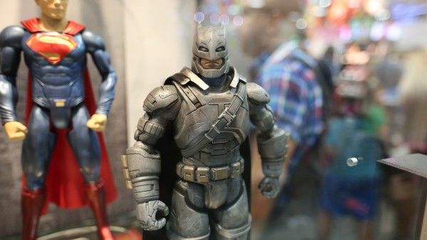 batman-vs-superman-movie-toy-comic-con (4)