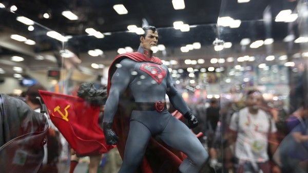 superman-hot-toys-sideshow-collectibles-booth-picture-comic-con (48)