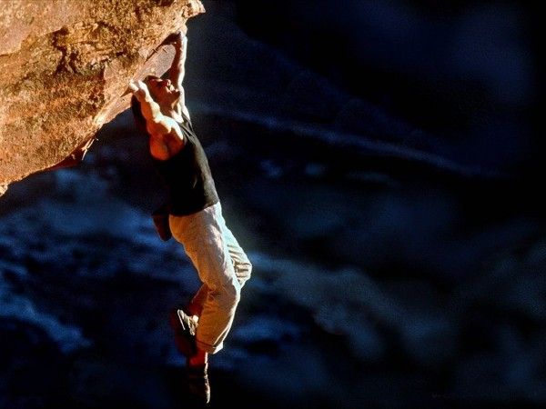 mission-impossible-2-tom-cruise-rock-climbing