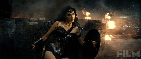 batman-v-superman-gal-gadot-wonder-woman