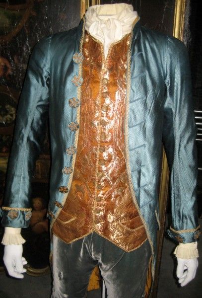 interview-with-the-vampire-costumes-08