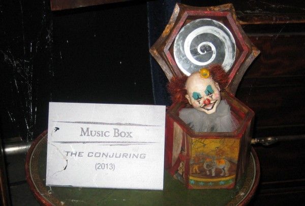 the-conjuring-music-box-02