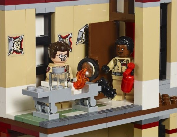lego-ghostbusters-firehouse-6
