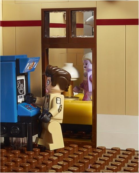 lego-ghostbusters-firehouse-7