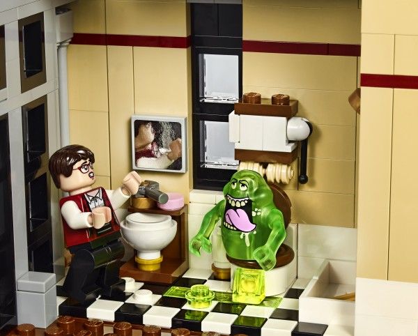 lego-ghostbusters-firehouse-8