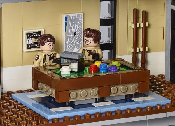 lego-ghostbusters-firehouse-9