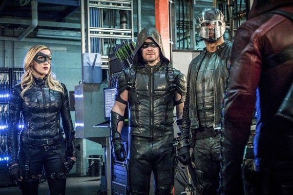 arrow-cast-image-katie-cassidy-stephen-amell-david-ramsey-unchained