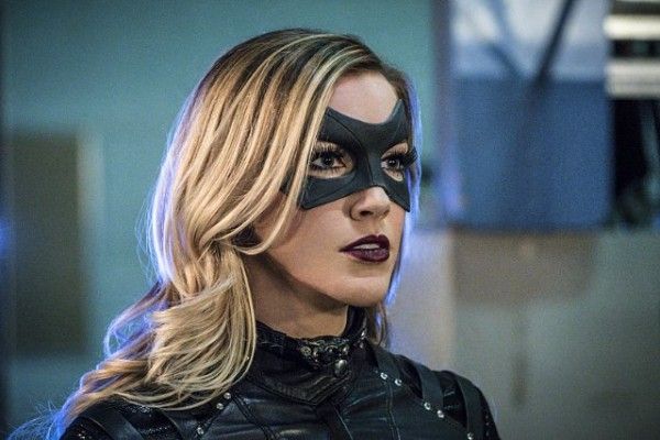 arrow-cast-image-katie-cassidy-unchained