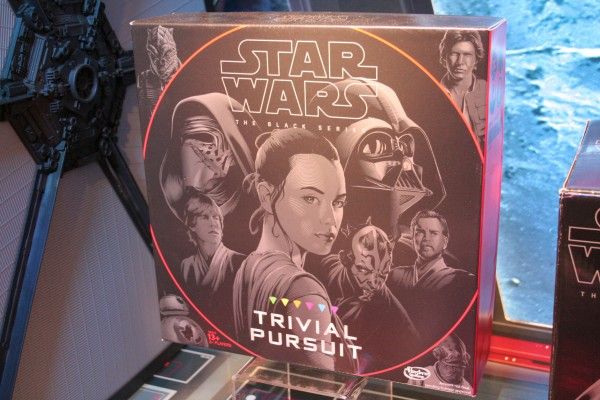 star-wars-the-force-awakens-trivial-pursuit-toy-fair