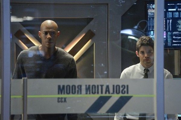 supergirl-image-for-the-girl-who-has-everything-mehcad-brooks-jeremy-jordan