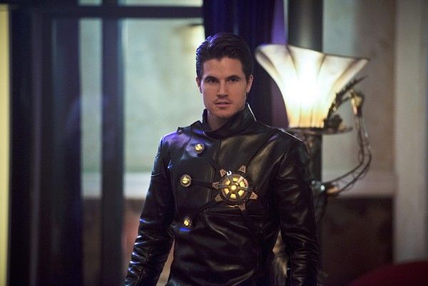 the-flash-deathstorm-robbie-amell-earth-2