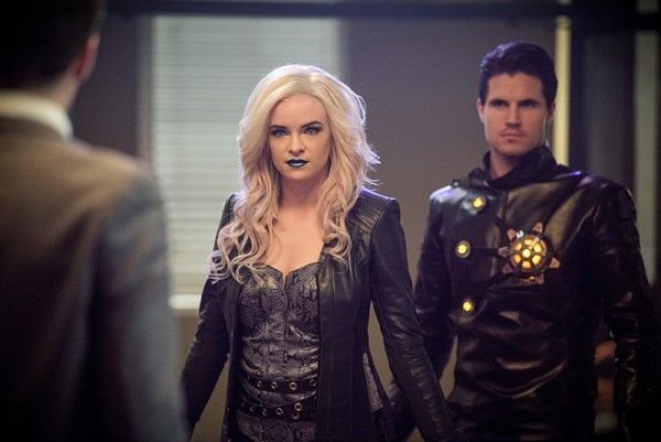 the-flash-killer-frost-welcome-to-earth-2