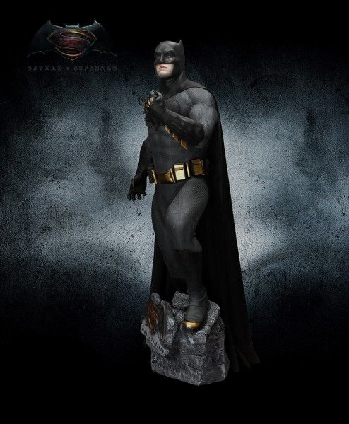 batman-v-superman-statue
