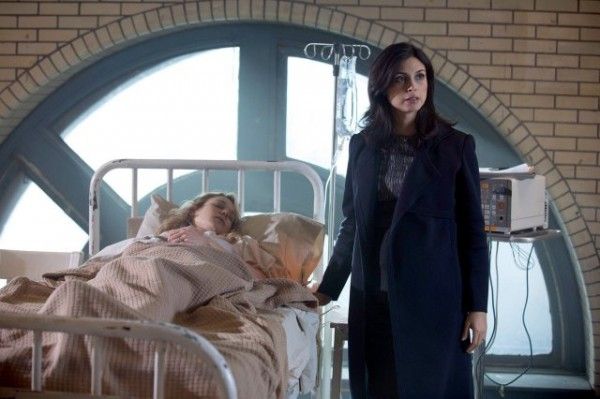 gotham-morena-baccarin-image-a-dead-man-feels-no-cold