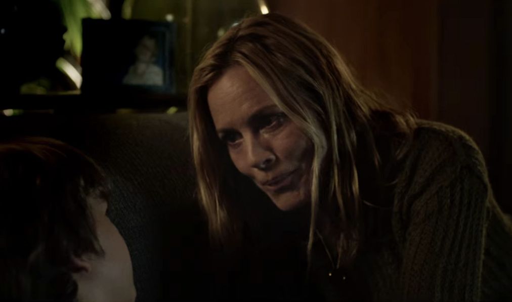 lights-out-maria-bello