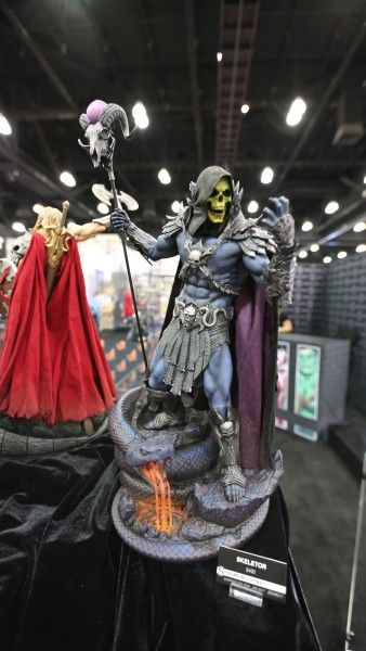 sideshow-collectibles-wondercon-booth (1)