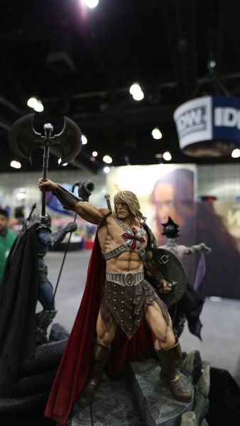 sideshow-collectibles-wondercon-booth (4)