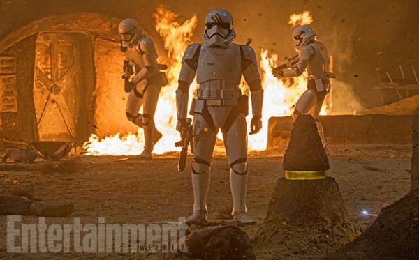 star-wars-the-force-awakens-deleted-scenes-finn-stormtrooper