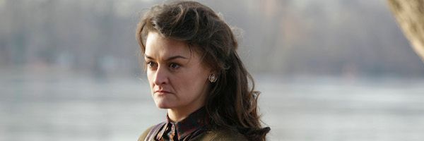 the-americans-travel-agents-alison-wright-slice-1