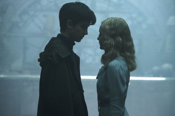 miss-peregrines-home-for-peculiar-children-asa-butterfield