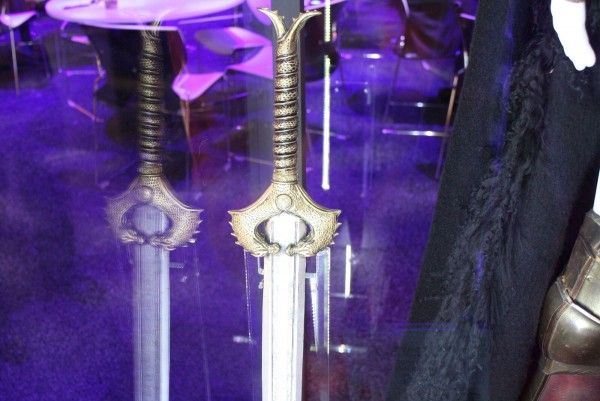 wonder-woman-movie-sword