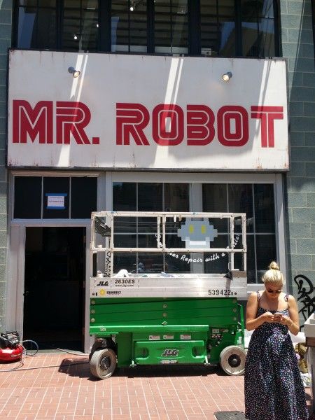 comic-con-2016-mr-robot-banner-1