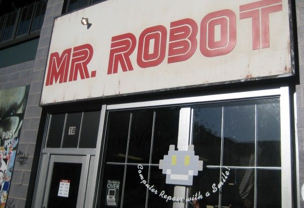 mr-robot-installation-01