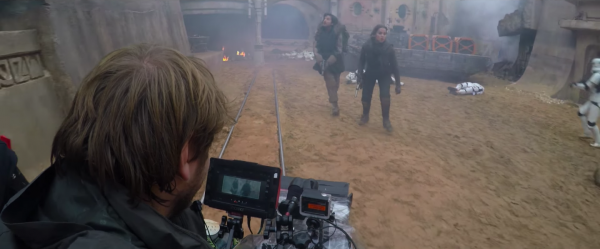 rogue-one-new-image-diego-luna-felicity-jones