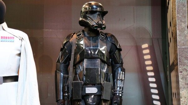 star-wars-rogue-one-costumes-death-trooper