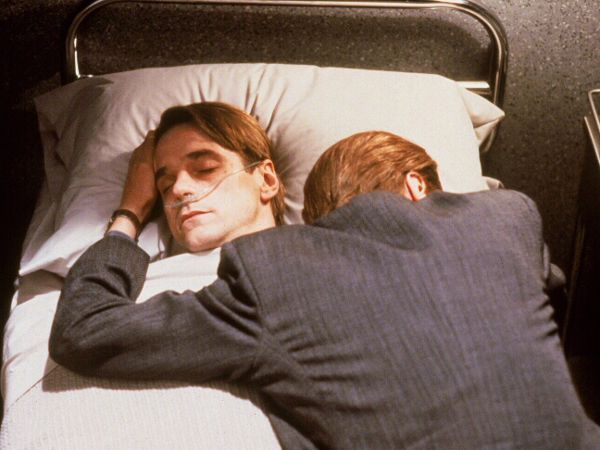 dead-ringers-jeremy-irons