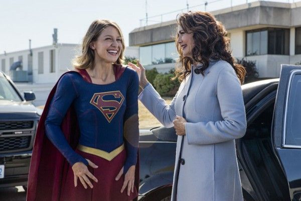 supergirl-season-2-lynda-carter