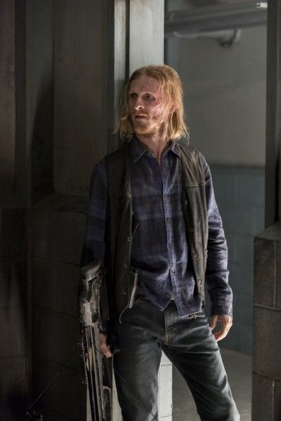 the-walking-dead-the-well-image-austin-amelio-dwight