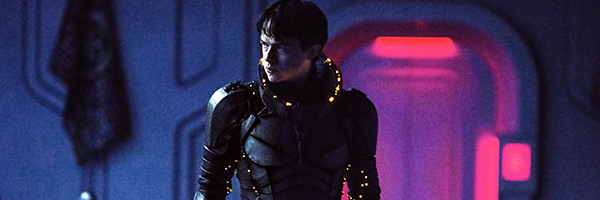 valerian-and-the-city-of-a-thousand-planets-dane-dehaan-slice