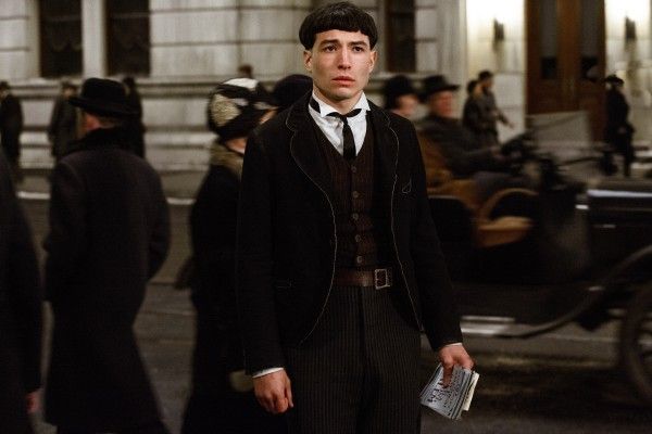 fantastic-beasts-and-where-to-find-them-ezra-miller