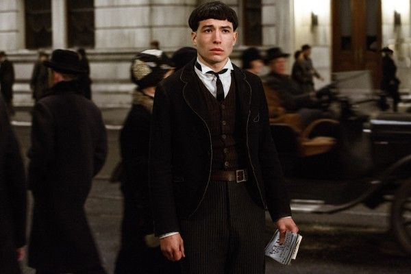 fantastic-beasts-and-where-to-find-them-ezra-miller-social