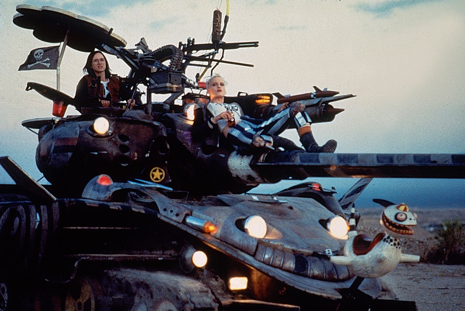 tank-girl-lori-petti-naomi-watts