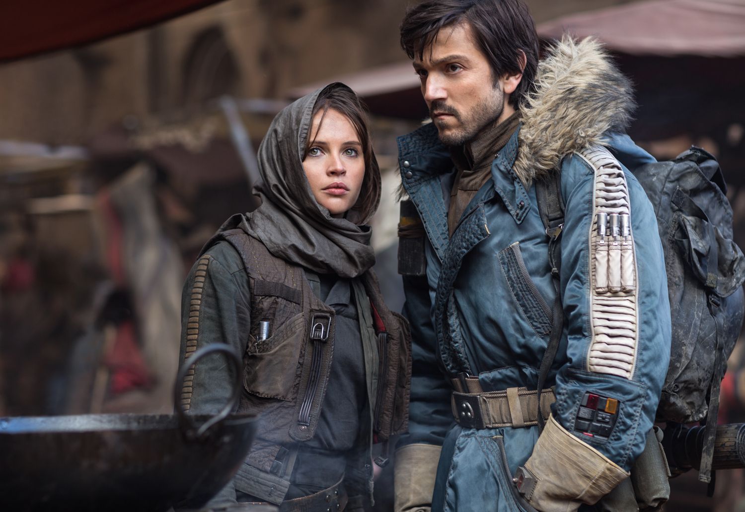 rogue-one-diego-luna-felicity-jones-social