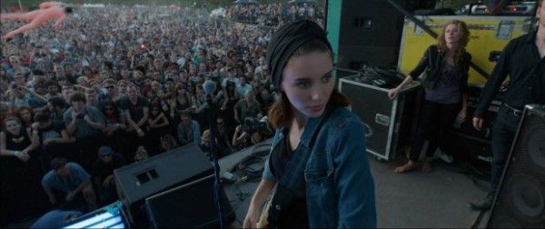song-to-song-rooney-mara-2