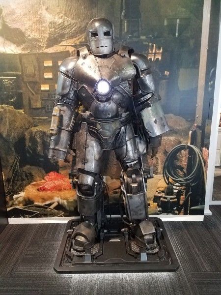 iron-man-costume-marvel-stuido-tour-image