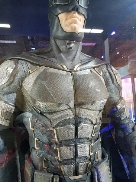 justice-league-batman-costume-new